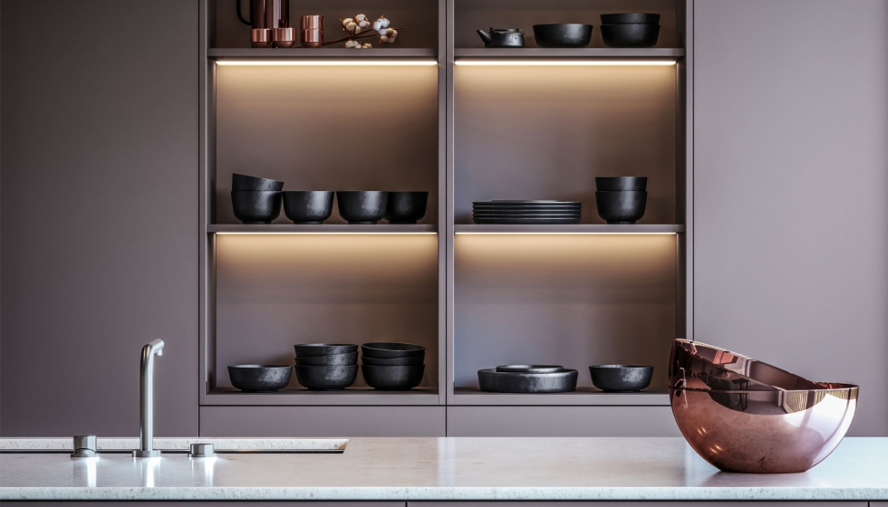 Sistema Flipdoor, con su mecanismo de apertura de tijera de funcionamiento suave...