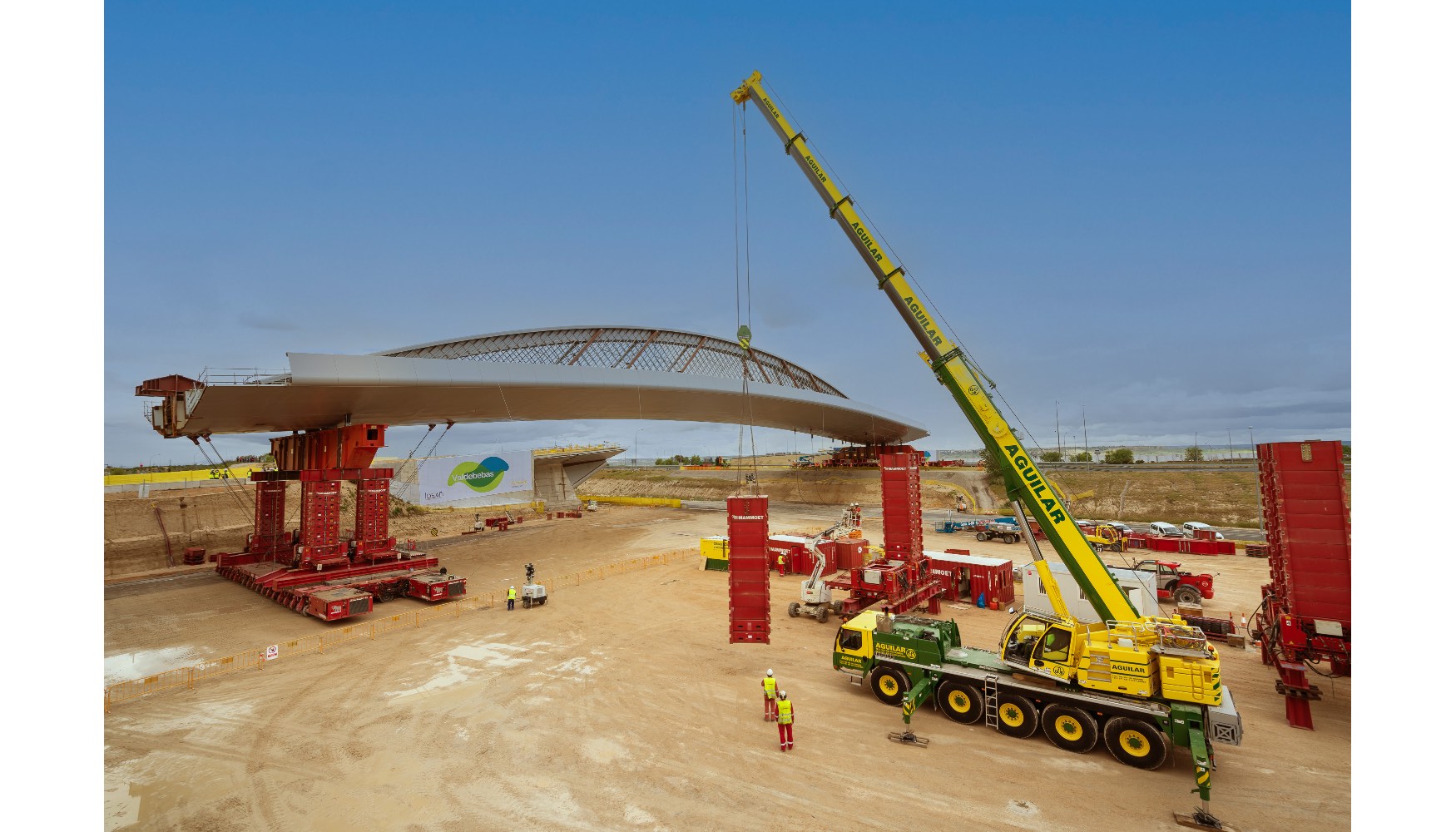 La gra mvil Liebherr LTM 1100-5...