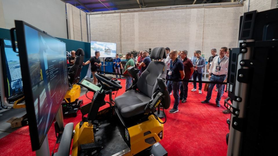 Estao de simuladores, que os participantes do evento puderam visitar