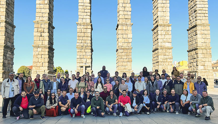 Participantes de la calfXpert Academy en el Acueducto de Segovia