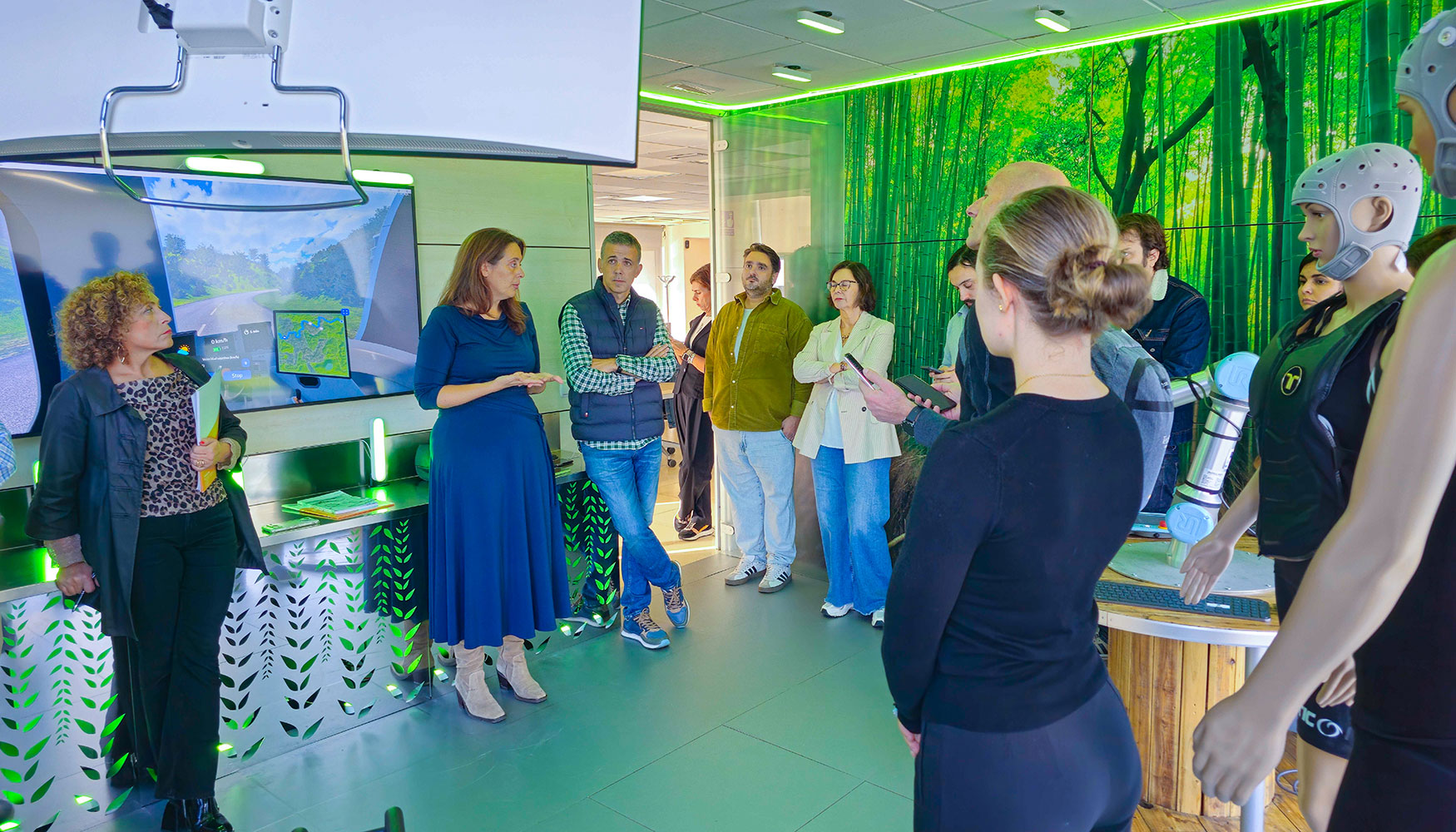 Presentacin del Laboratorio ATHENEA en la sede de Gijn de CTIC a cargo de Jimena Pascual...