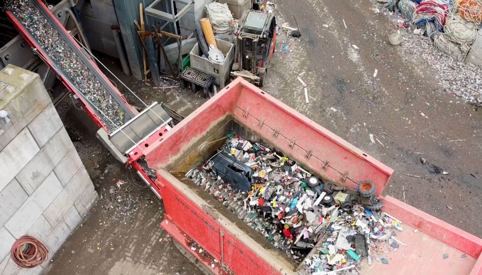 El triturador mono eje se distingue por su robustez estructural, que garantiza fiabilidad incluso en entornos exigentes