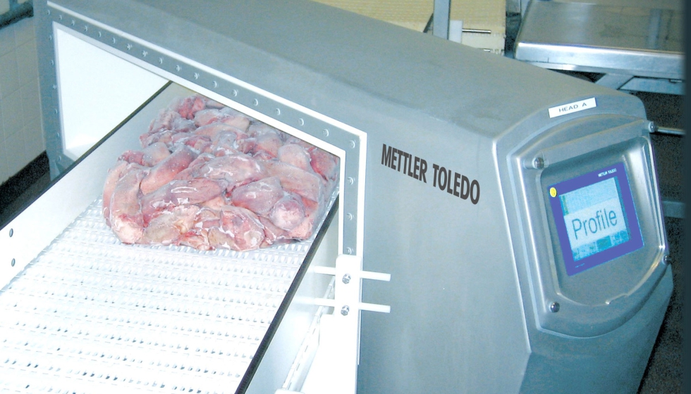 Operarios supervisan la se�al del producto en tiempo real a trav�s de la pantalla de histograma integrada