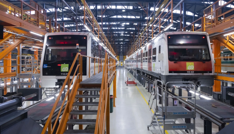 La serie 112 de los Ferrocarrils de la Generalitat de Catalunya en el depsito de mantenimiento para su renovacin y modernizacin...