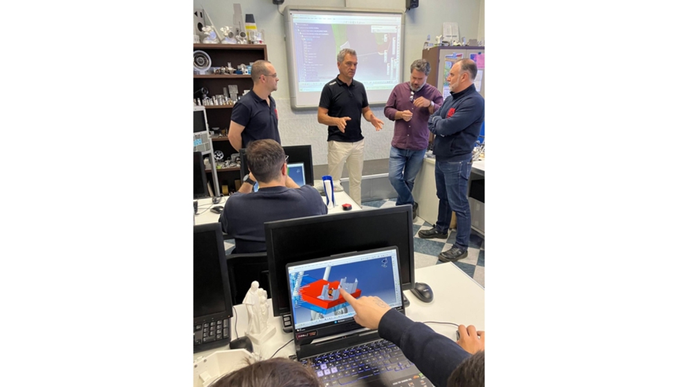 Igor Gonz�lez de Galdeano impartiendo la iniciativa Machining Meets Talent