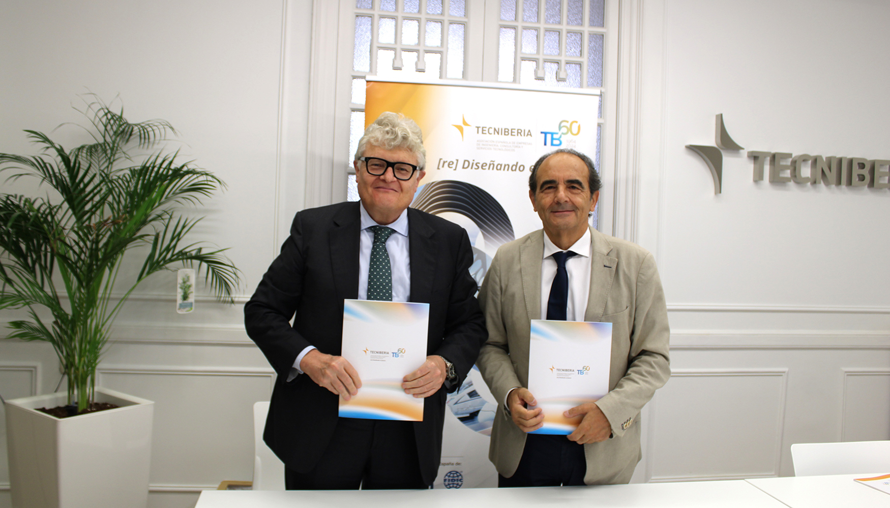 De izquierda a derecha...