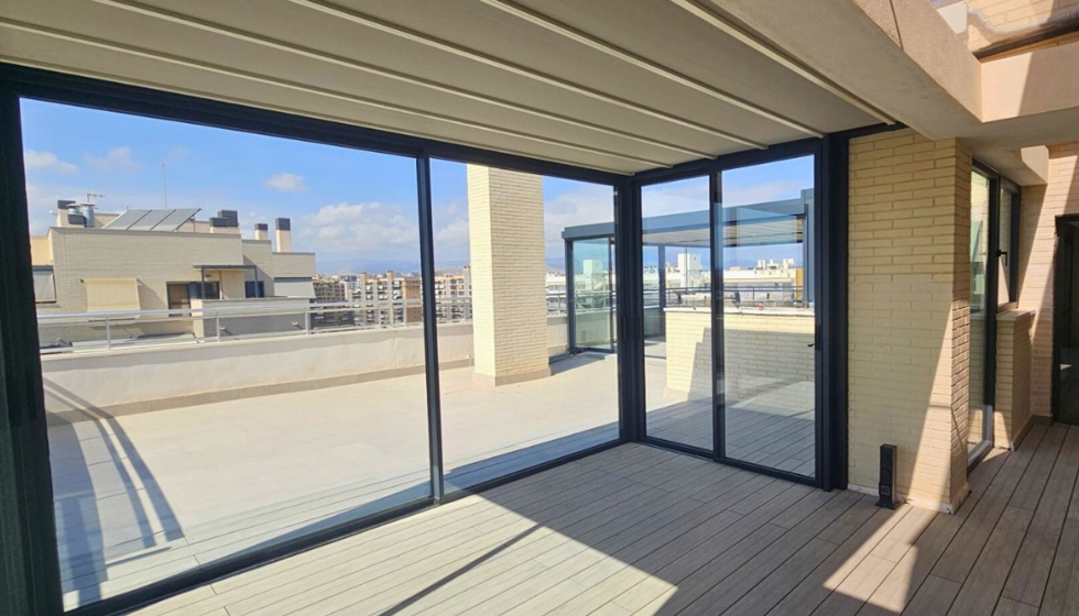 Zona conectada con el interior de la vivienda con aislamiento t�rmico y eficiencia energ�tica