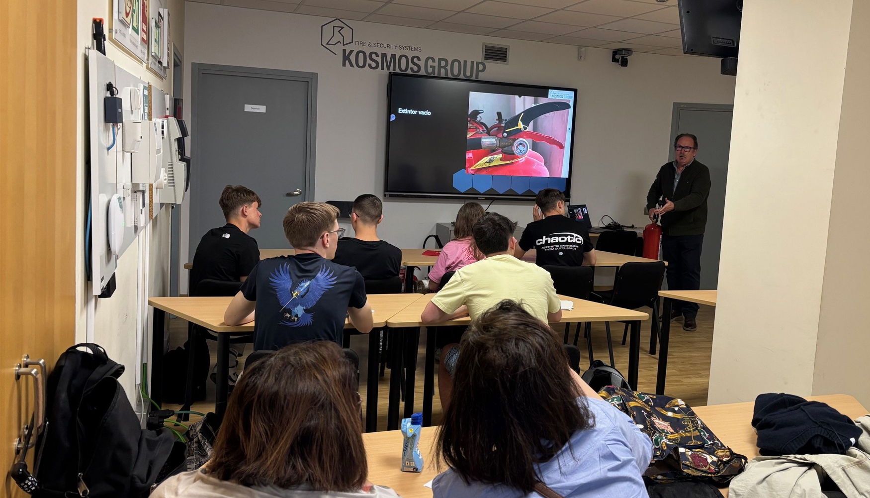 Para Kosmos Group la prevencin y la cultura de la seguridad deben integrarse en el da a da del entorno escolar, no solo como una obligacin legal...