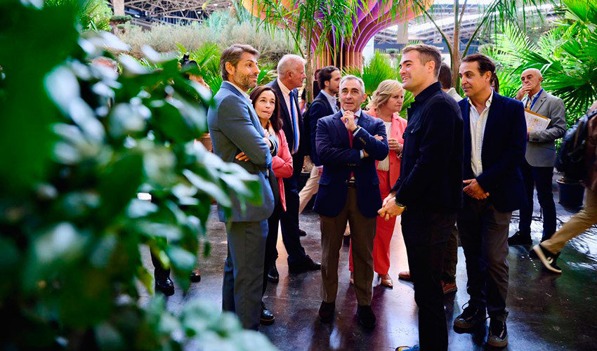 El conseller Miguel Barrachina inaugura oficialmente Iberflora 2025 en Feria Valencia...