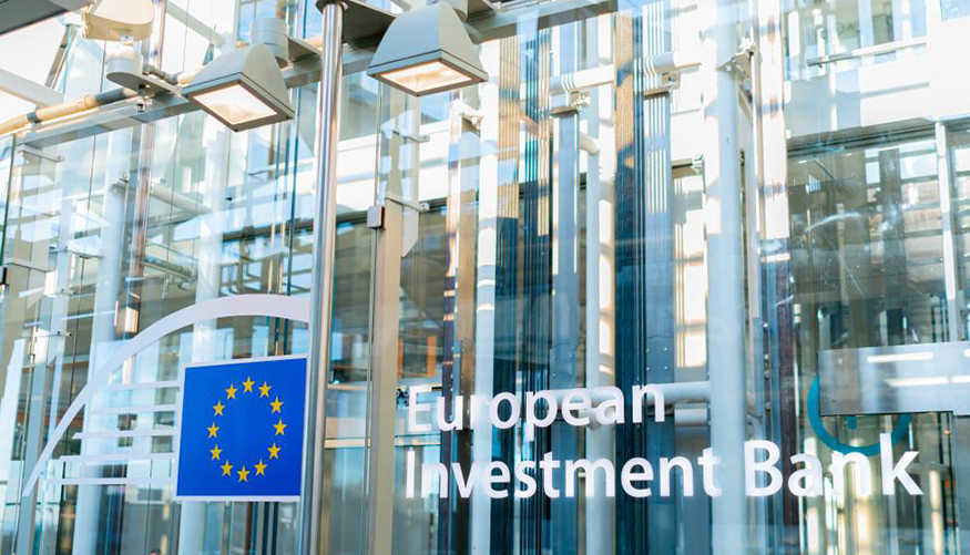 Esta nueva orientacin del BEI refuerza el apoyo del banco a iniciativas europeas como la Brjula de la Competitividad y el Paquete mnibus de...