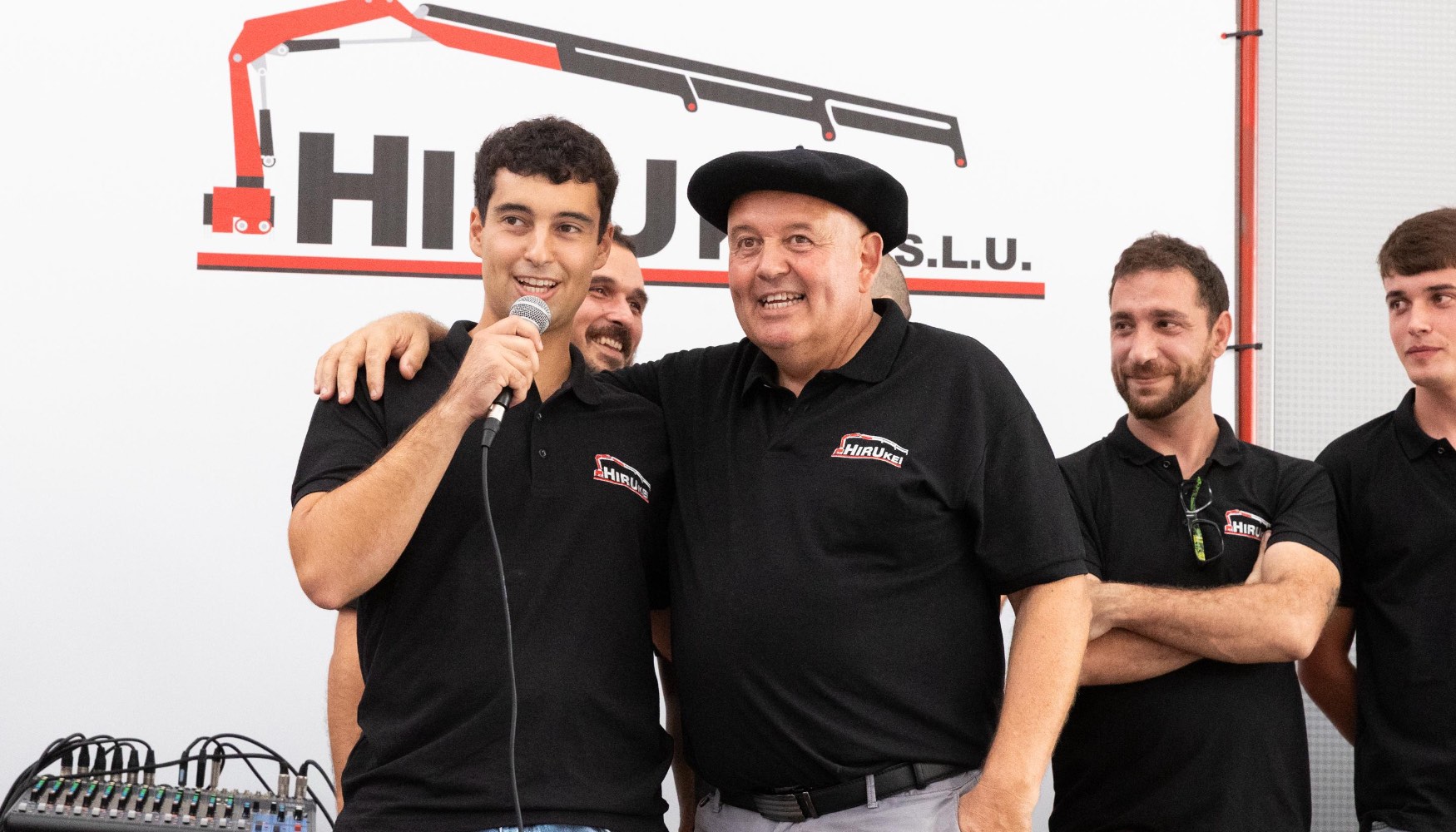 El acto disfrut de un gran ambiente festivo