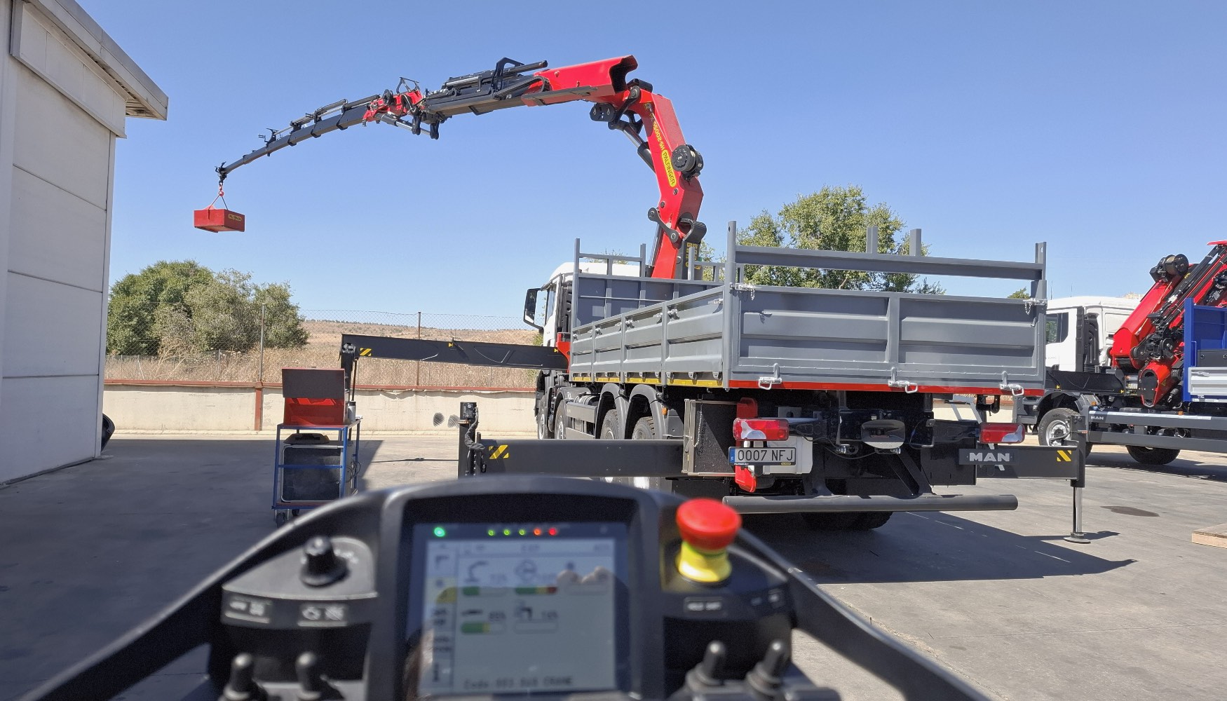 El High Performance Stability Control System de esta gra garantiza el mximo aprovechamiento del rea de trabajo