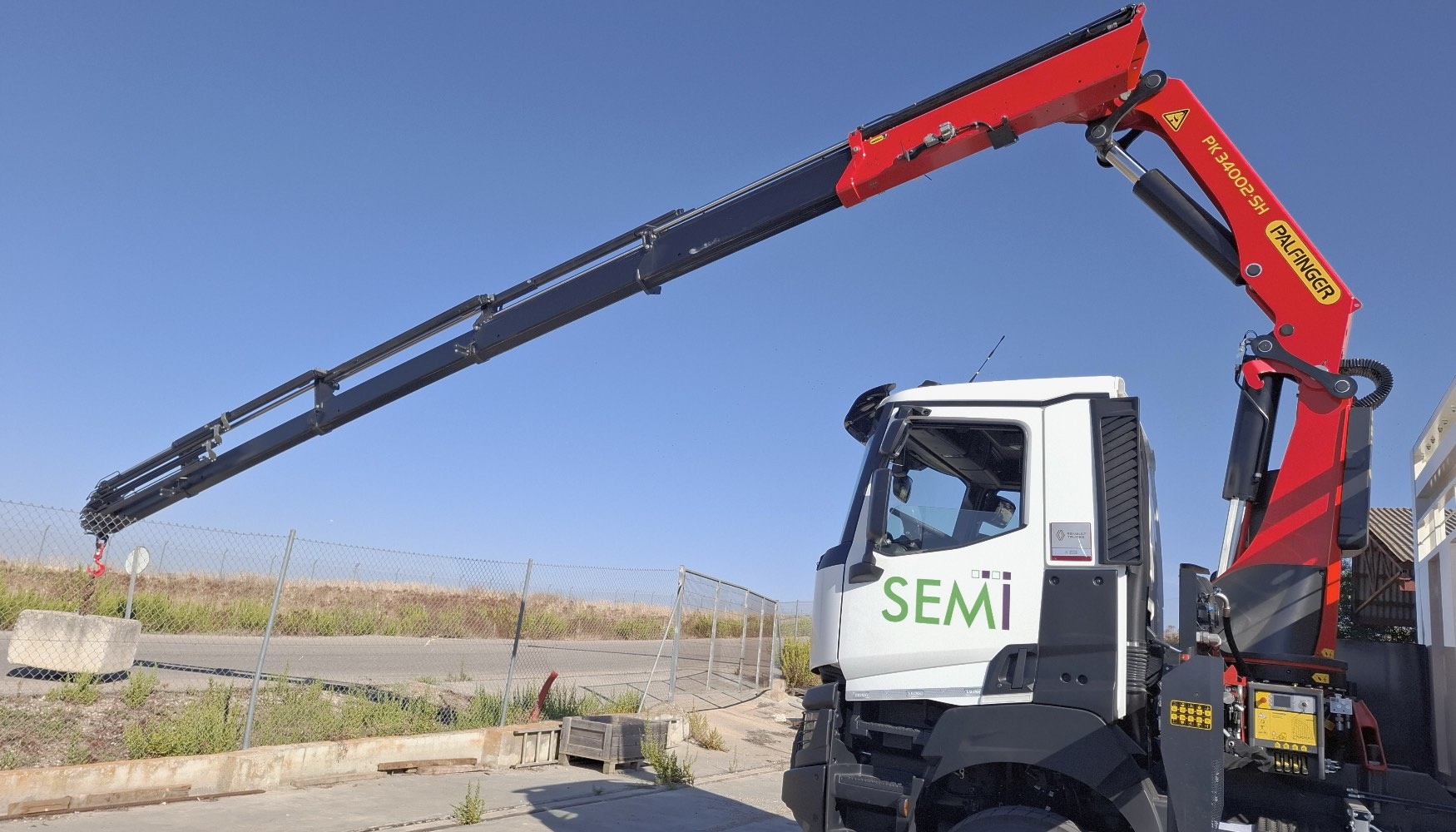 Estas gras ofrecen una capacidad mxima de carga de 1.040 kg y un alcance mximo de 19 metros