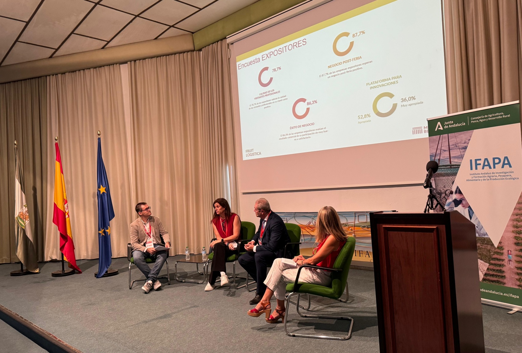 Silvia de Juanes, directora de Comunicaci�n de Fruit Logistica para Espa�a y Latinoam�rica, segunda por la izquierda...