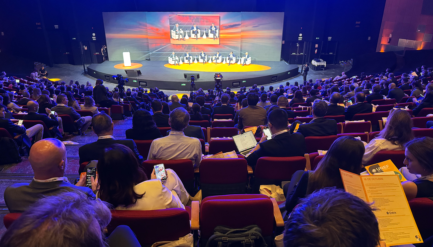 El XII Foro Solar reuni� en Madrid a los principales agentes del sector para analizar el presente y el futuro de la energ�a solar en Espa�a...