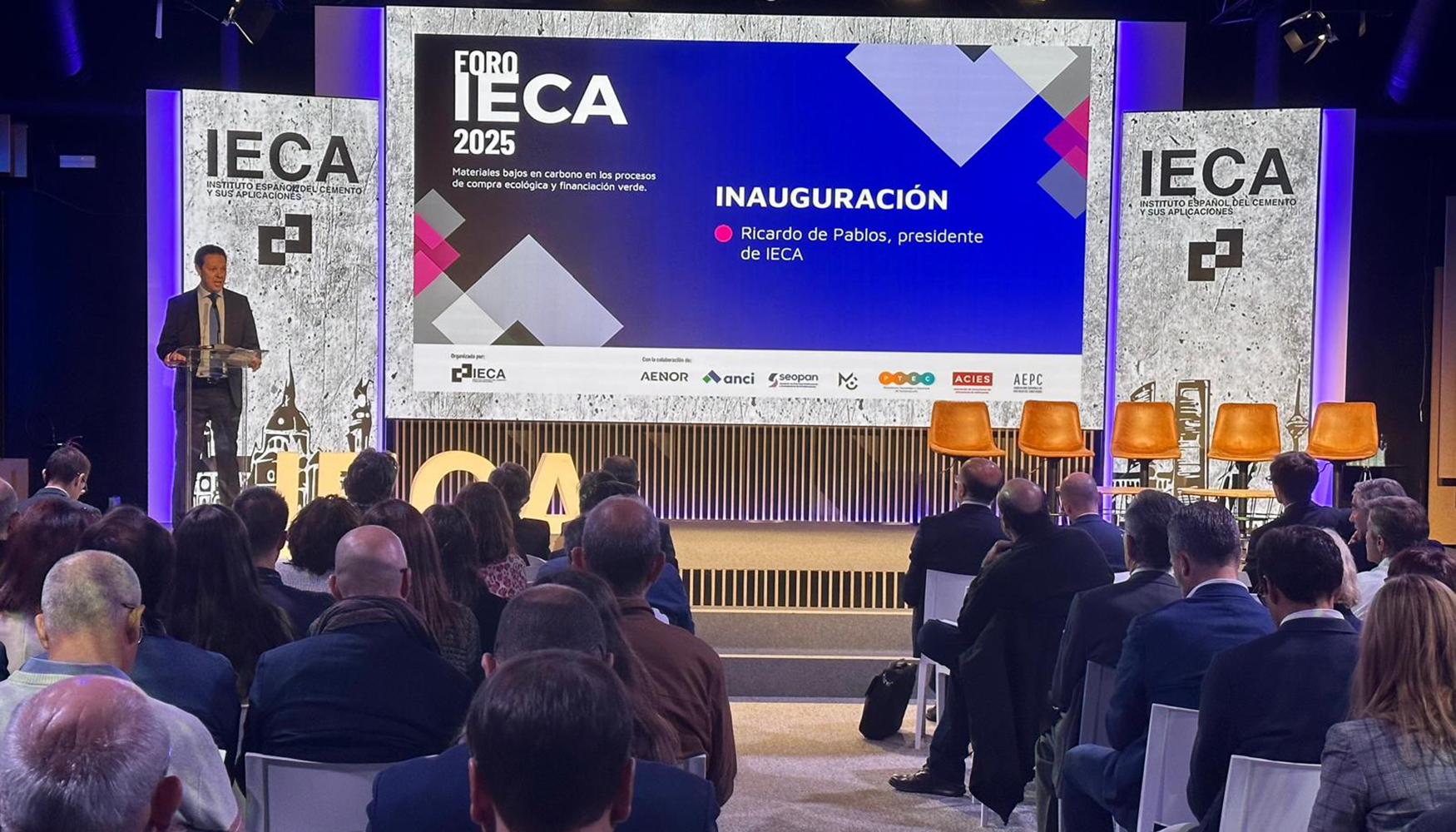 Ricardo de Pablos, presidente de IECA, durante la inauguracin del Foro