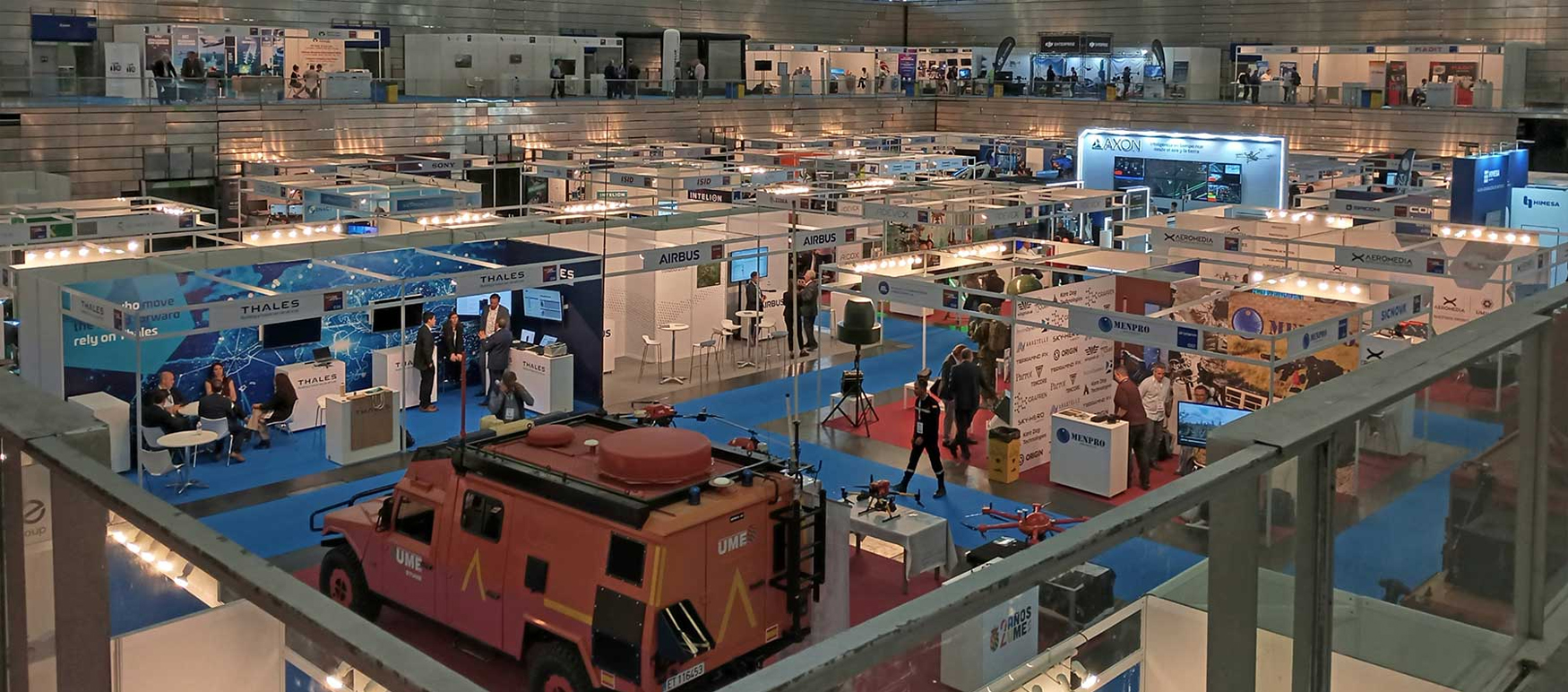 La zona expositiva de TECNOSEC DRONExpo 2025 ocup� 4.000 metros cuadrados del Madrid Arena
