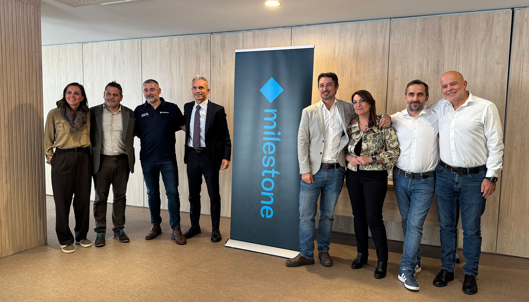 Equipo de Milestone Systems Iberia e Ivan Piergallini