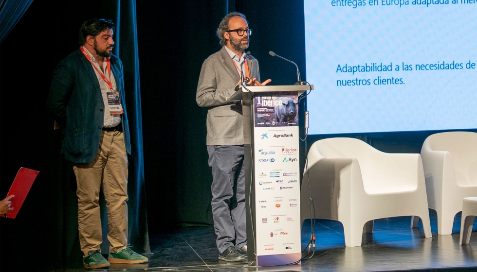 Aitor Pe-Mentxaka y Adn Paz presentaron la empresa logstica STEF a los asistentes