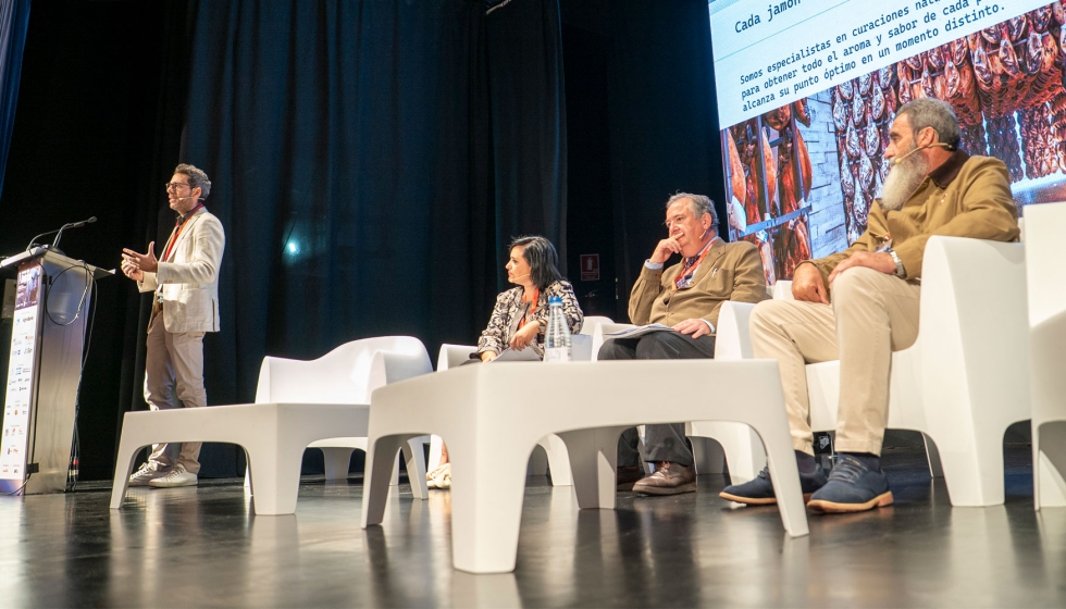La mesa redonda Del I+D a la internacionalizacin, moderada por Beln Rodrguez, directora de Segmento AgroBank en Castilla y Len...