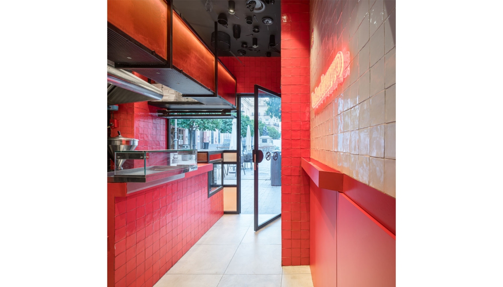 El rojo es el color predominante en este dise�o del estudio Reondo. Foto: Juanca Lagares