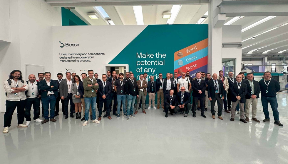 Foto del grupo de profesionales espaoles en Material Weeks