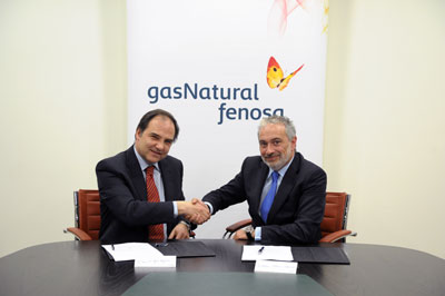 Jos Mara Gil Aizpuru (izq.) y Esteban Blanco Serrano firmaron el acuerdo de colaboracin entre Gas Natural Fenosa y Conaif...