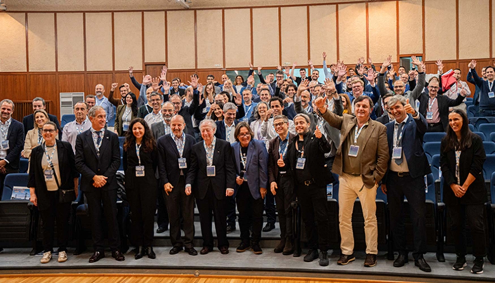 Foto de familia de la ltima edicin del Summit de AER, celebrado en Vigo