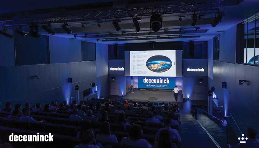 Durante la celebraci�n del Deceuninck Day, los responsables de esta firma pronunciaron varias ponencias