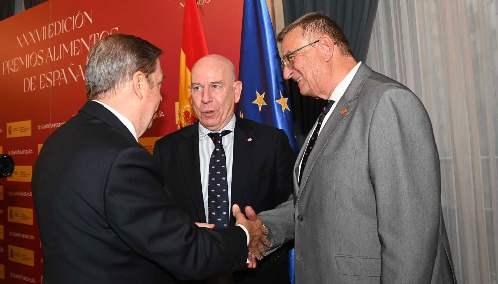 El ministro Luis Planas junto a Alberto Herranz y Manuel Garc�a de Interporc