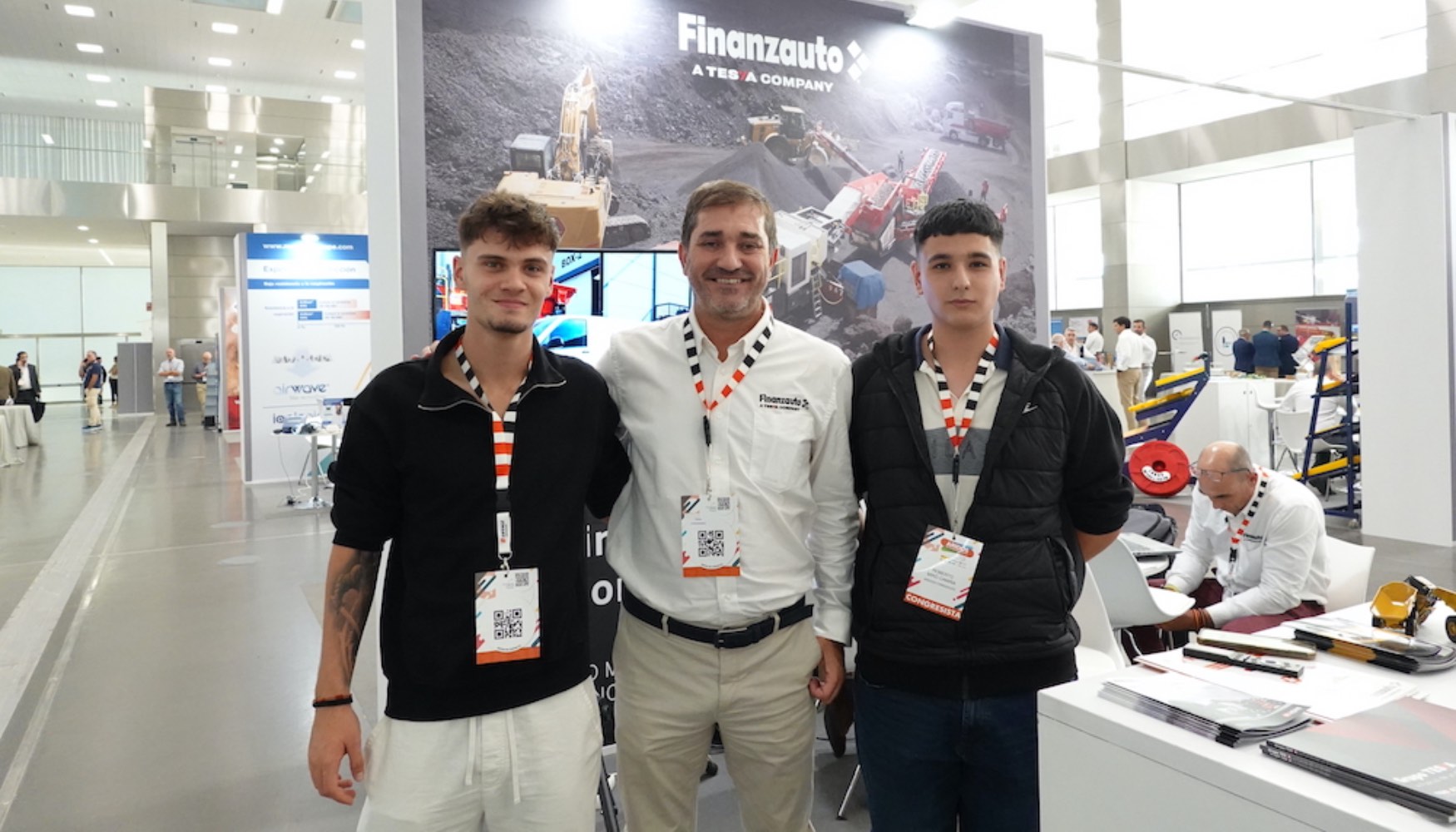 Alumnos de la cantera Carasoles con Javier Len (Finanzauto)