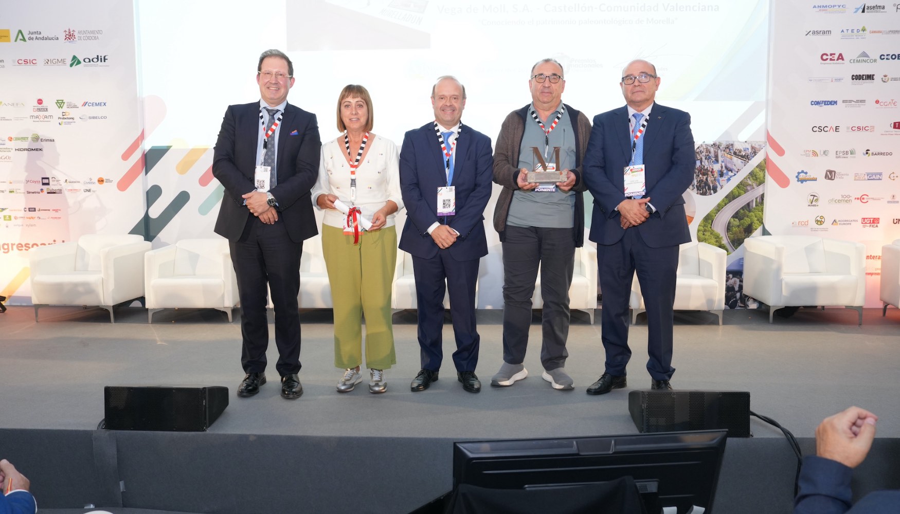 Entrega de premio a la cantera de la empresa Vega de Moll