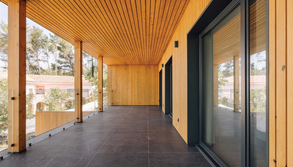 Adem�s de la envolvente...