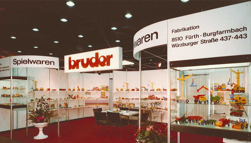 La marca Bruder se present en la Feria del Juguete de Nremberg de 1975