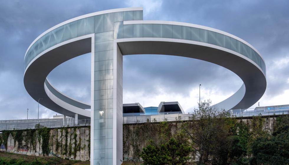 El ascensor Halo que conecta el barrio de Areal con el rea comercial de la plaza de Vialia en Vigo cuenta con dos ascensores de Schindler...