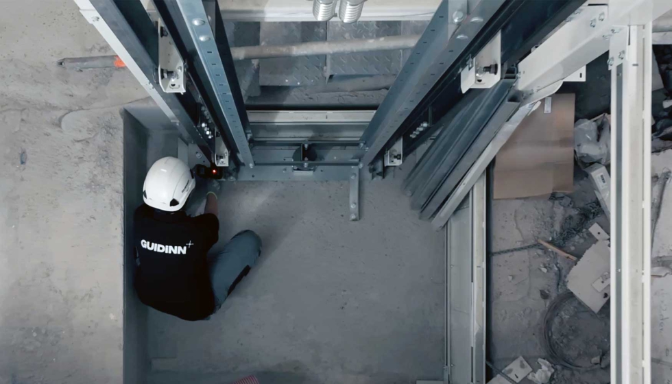 El sistema desarrollado por Laser Lift Tools consiste en una plomada lser...