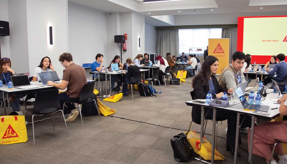 Din�mica de trabajo durante la edici�n 2025 de Hackathon de Sika