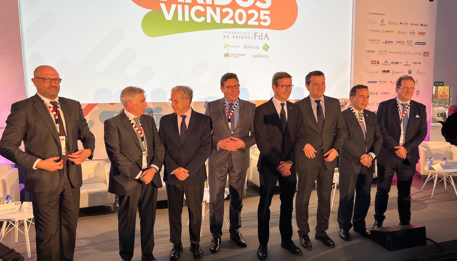 Personalidades en el acto de clausura del VII Congreso Nacional de ridos