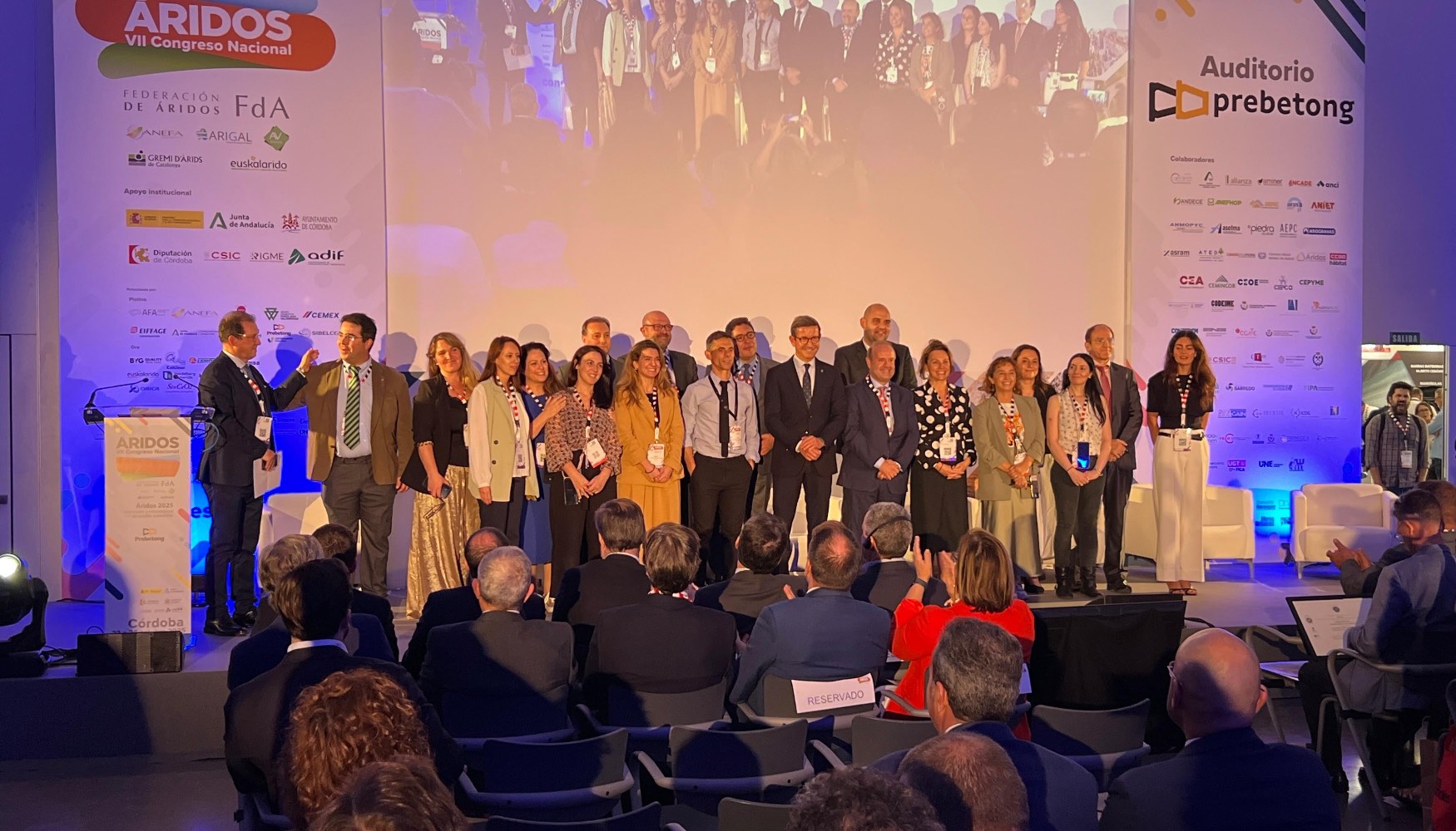 Agradecimiento por parte de Csar Luaces, director general de FdA y Anefa...