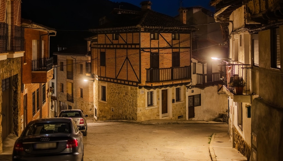 Luminarias Enur Micro LED con Difusor Confort� LED de ATP instaladas en el centro de San Esteban del Valle