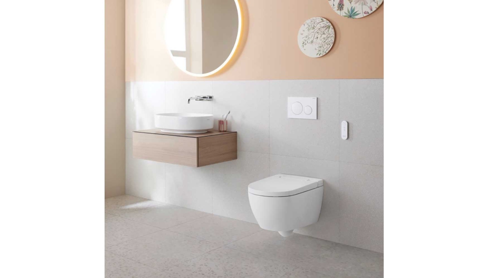 El control del inodoro se realiza mediante mando a distancia inal�mbrico o a trav�s de la app Geberit Home...