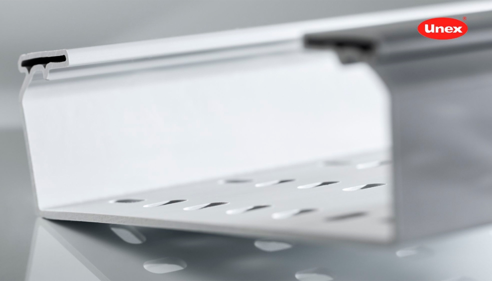 Unex tambin ampli su familia de bandejas aislantes 66, tambin en U48X sin halgenos y con contenido termoplstico de origen 100% reciclado...