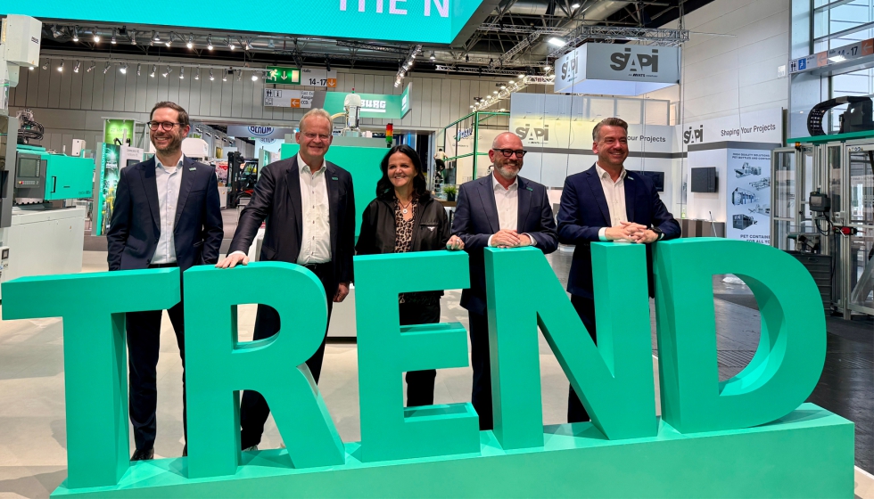 El director gerente de Ventas, Tobias Baur; el director gerente de Tecnologa...