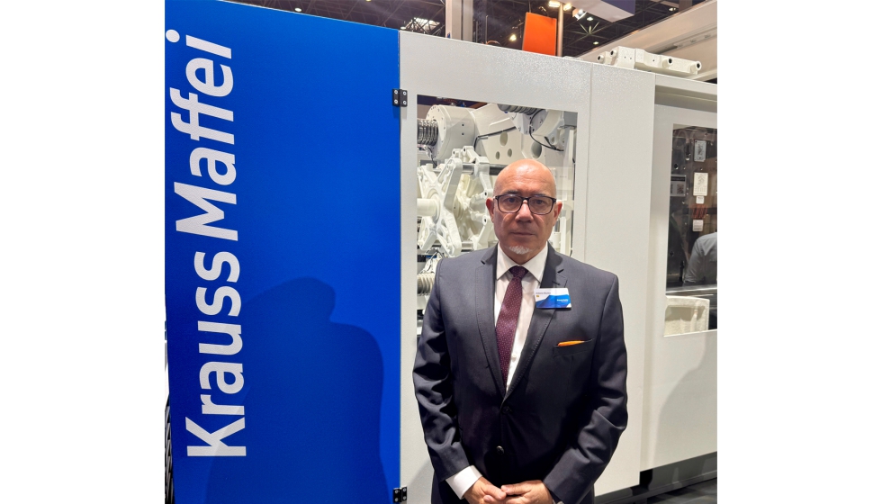 Antonio Muoz, director comercial de la unidad de inyeccin en Coscollola, nos muestra la tecnologa