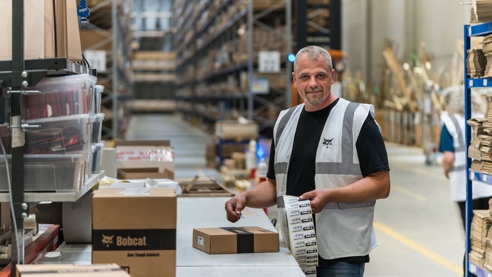 Centro de distribuio de peas sobressalentes da Bobcat