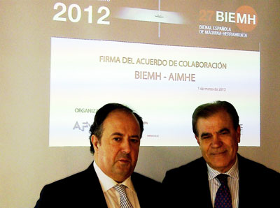 Jos Miguel Corres, consejero delegado de BEC, con Antonio Postigo, presidente de Aimhe (dcha.)