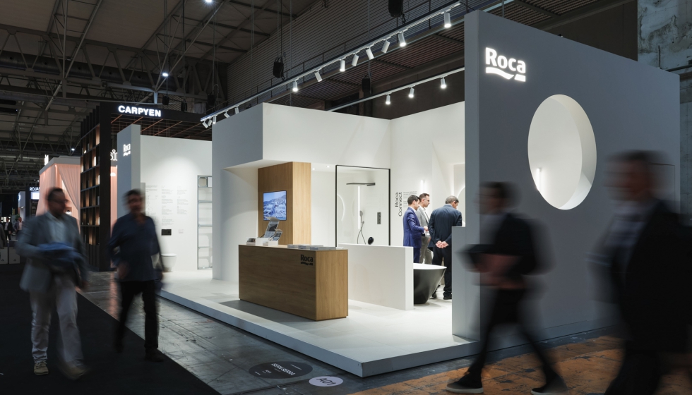 Roca present soluciones clave para los espacios de bao de hoteles y restaurantes en un stand diseado por el interiorista Isern Serra...