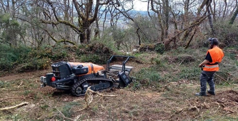 RoboFIFTI es un robot de 50 CV con control remoto y traccin integral