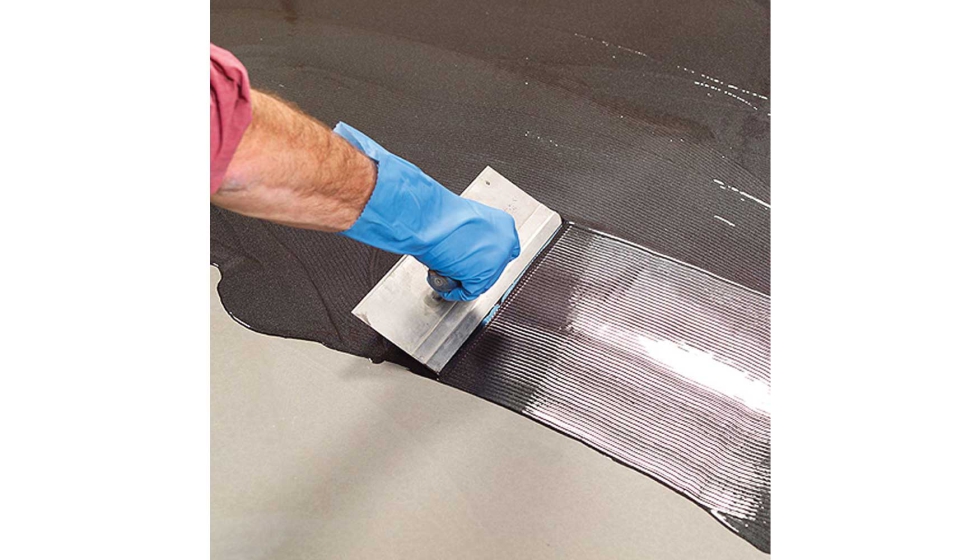 Ardex DPM 1C protege el revestimiento del suelo de la humedad residual de la construccin y el vapor de agua subterrnea...