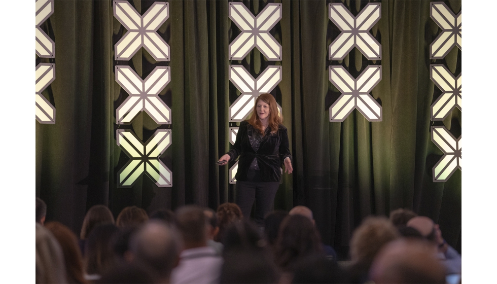 La educadora y comunicadora cientfica Amy C. Oliver fue la ponente principal de la inauguracin del congreso